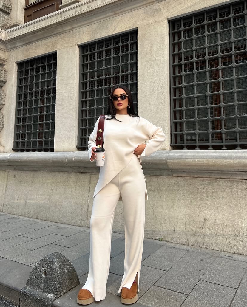 Casual Luxe Knitwear In OFF white