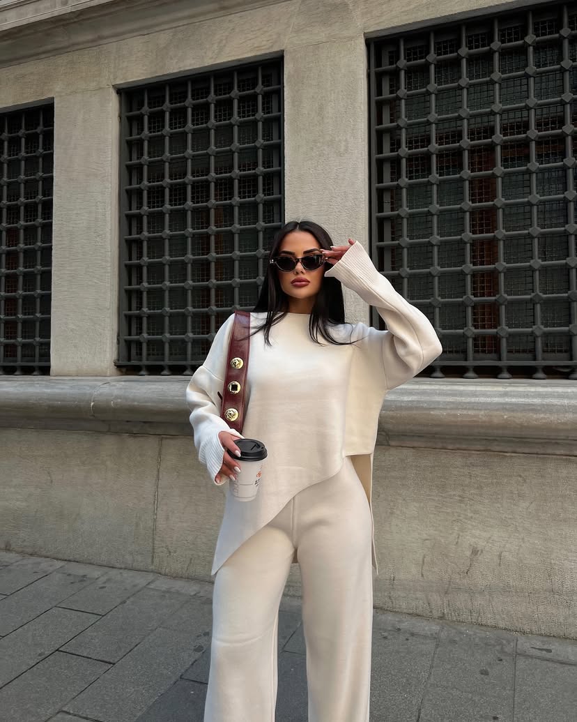 Casual Luxe Knitwear In OFF white