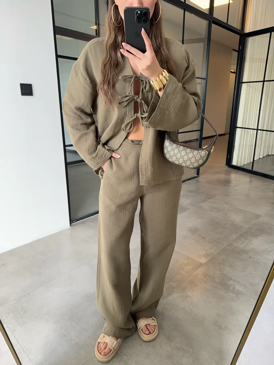 Tied set in olive