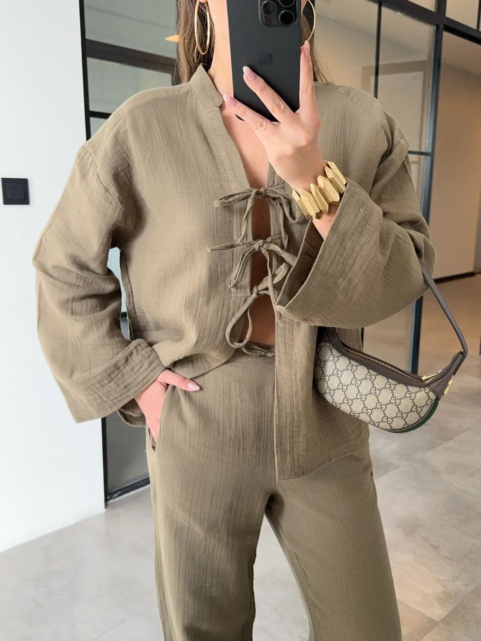 Tied set in olive