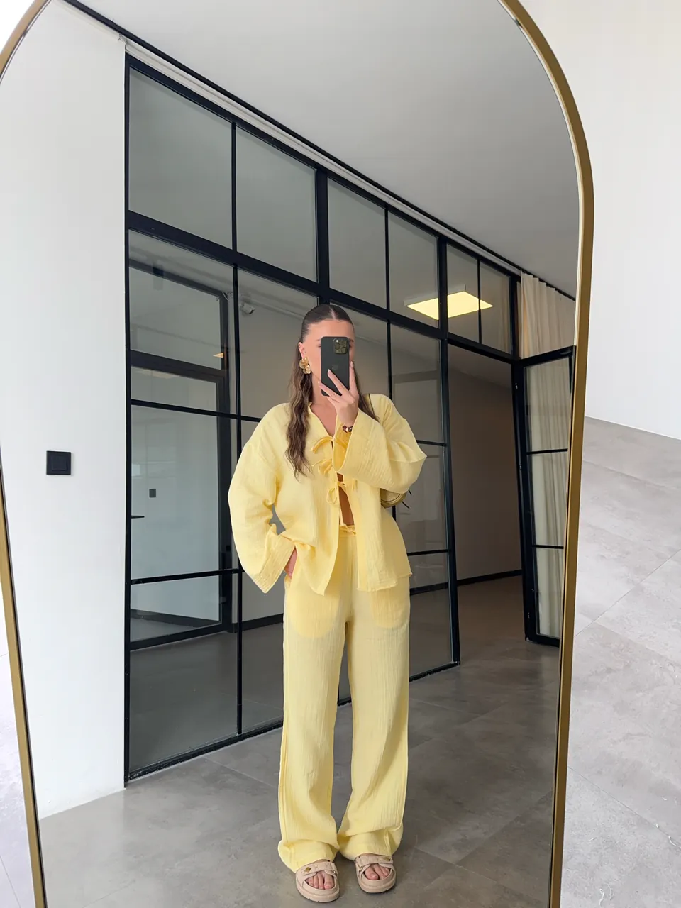 Tied set in yellow