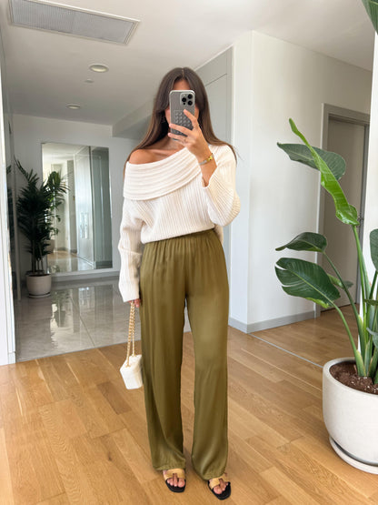 Satin pants in Olive