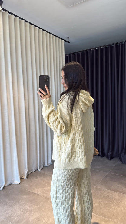 Cable Knit Set in Butter Yellow