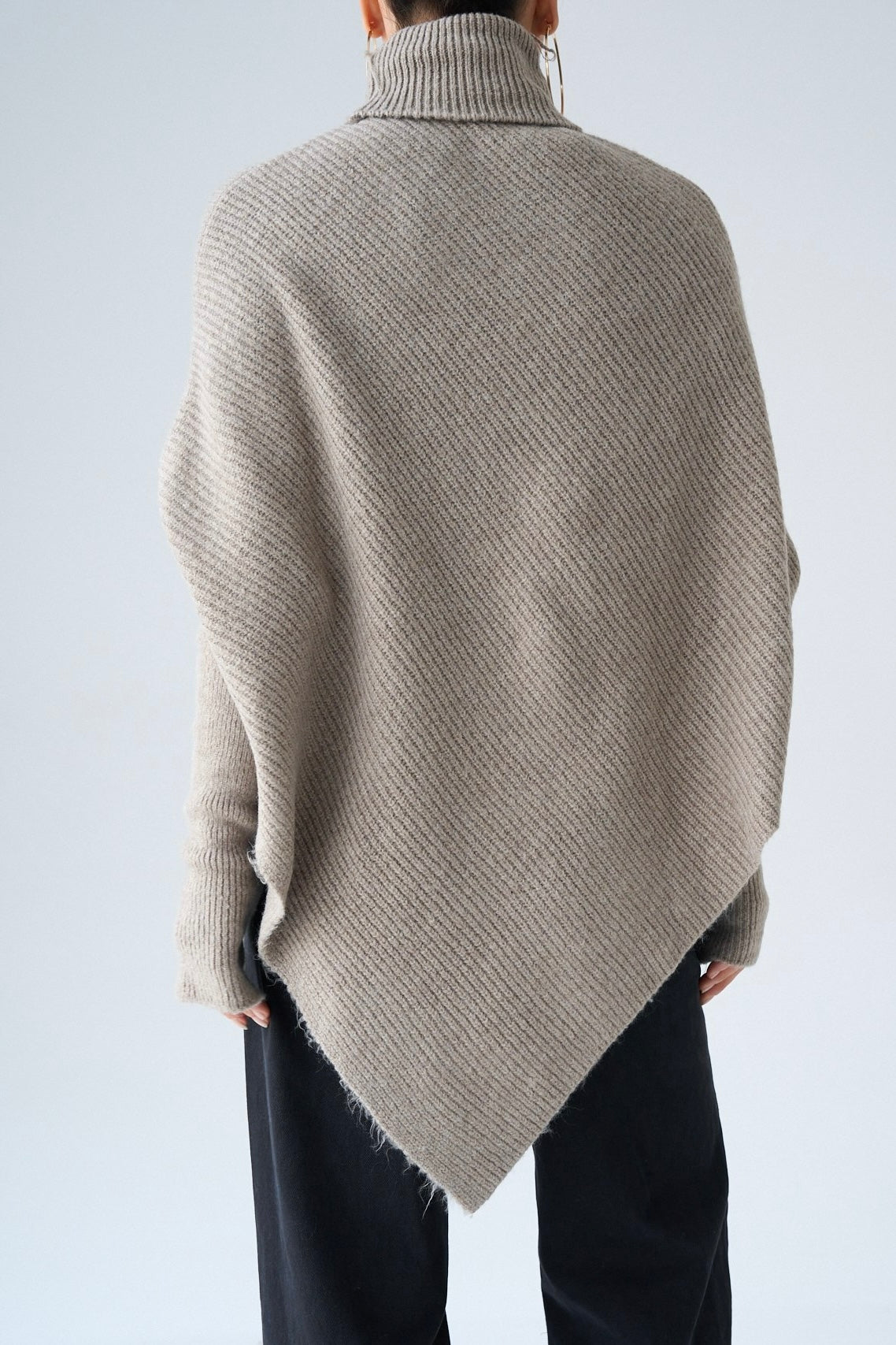 Ribbed Turtleneck Pullover in Cafe