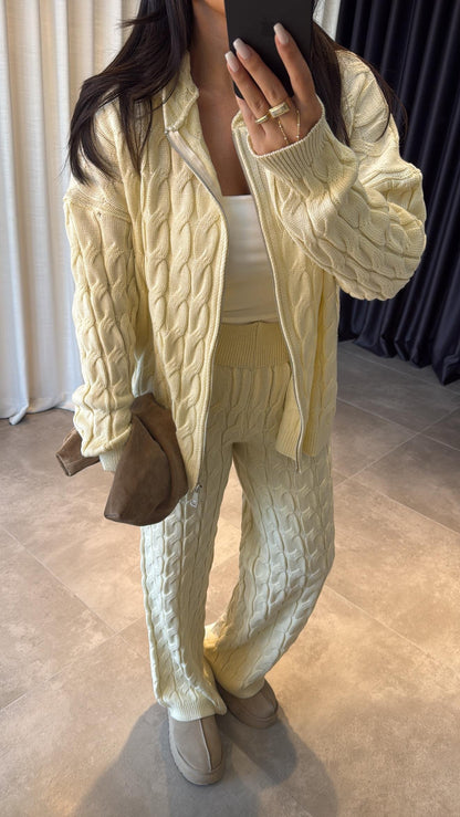 Cable Knit Set in Butter Yellow