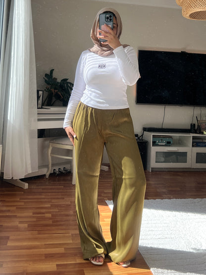 Satin pants in Olive
