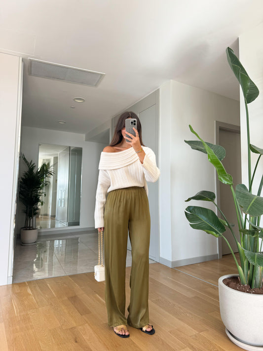 Satin pants in Olive
