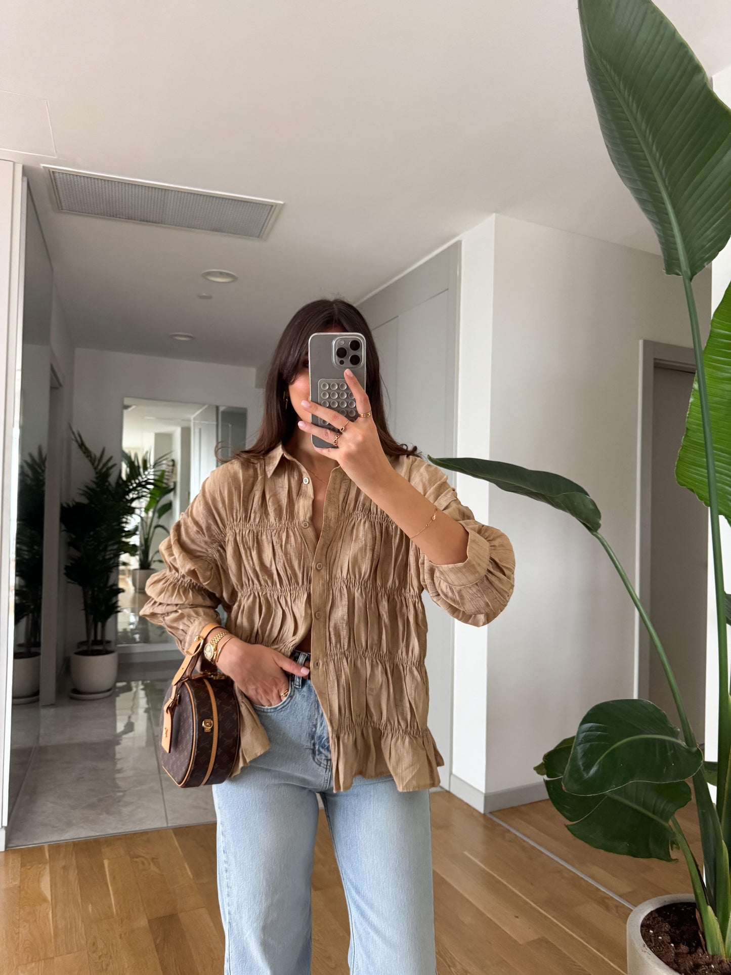 Similar Massimo Dutti shirt in caffe