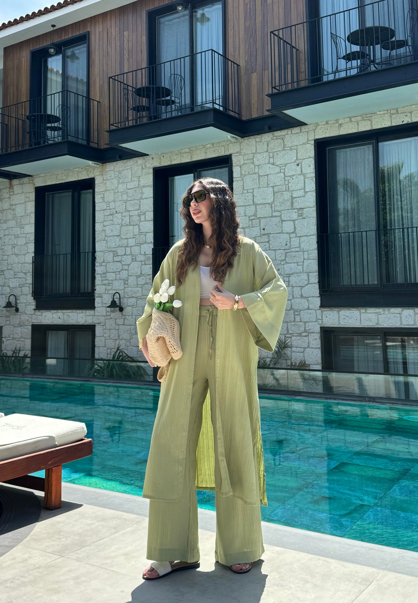 Kimono set in creamy olive